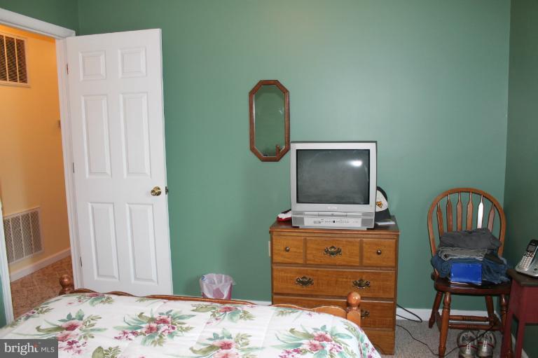 402 North Forrest Street Ranson, WV 25438 - Photo 15 of 30 Bedroom (Master)