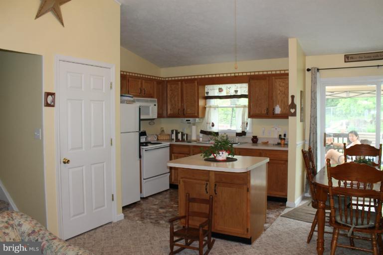 402 North Forrest Street Ranson, WV 25438 - Photo 20 of 30 Kitchen