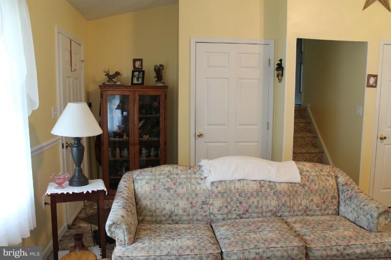 402 North Forrest Street Ranson, WV 25438 - Photo 7 of 30 Living Room