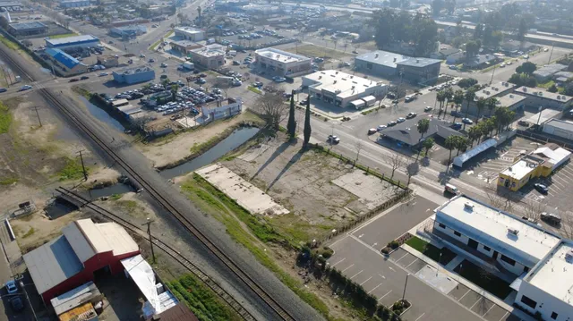 $400,000 | 300 South Gateway Drive, Madera, CA 93637