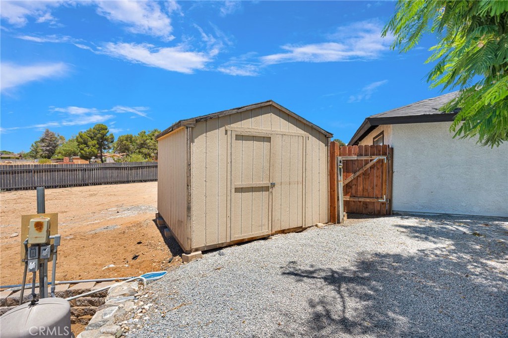 14204 Tehachapi Road Apple Valley, CA 92307 - Photo 48 of 72