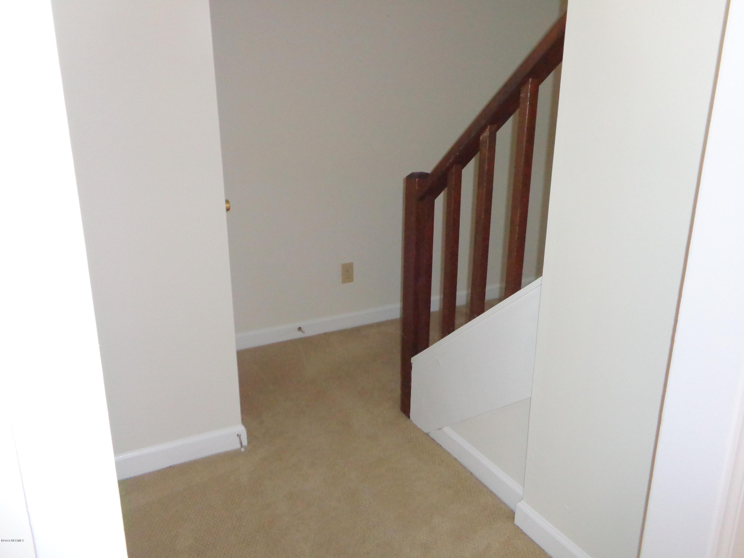 2010 D Quail Ridge Road Greenville, NC 27858 - Photo 4 of 25 DSC05443
