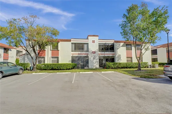 $269,000 | 1104 North Hiatus Road, Unit 1104, Pembroke Pines, FL 33026