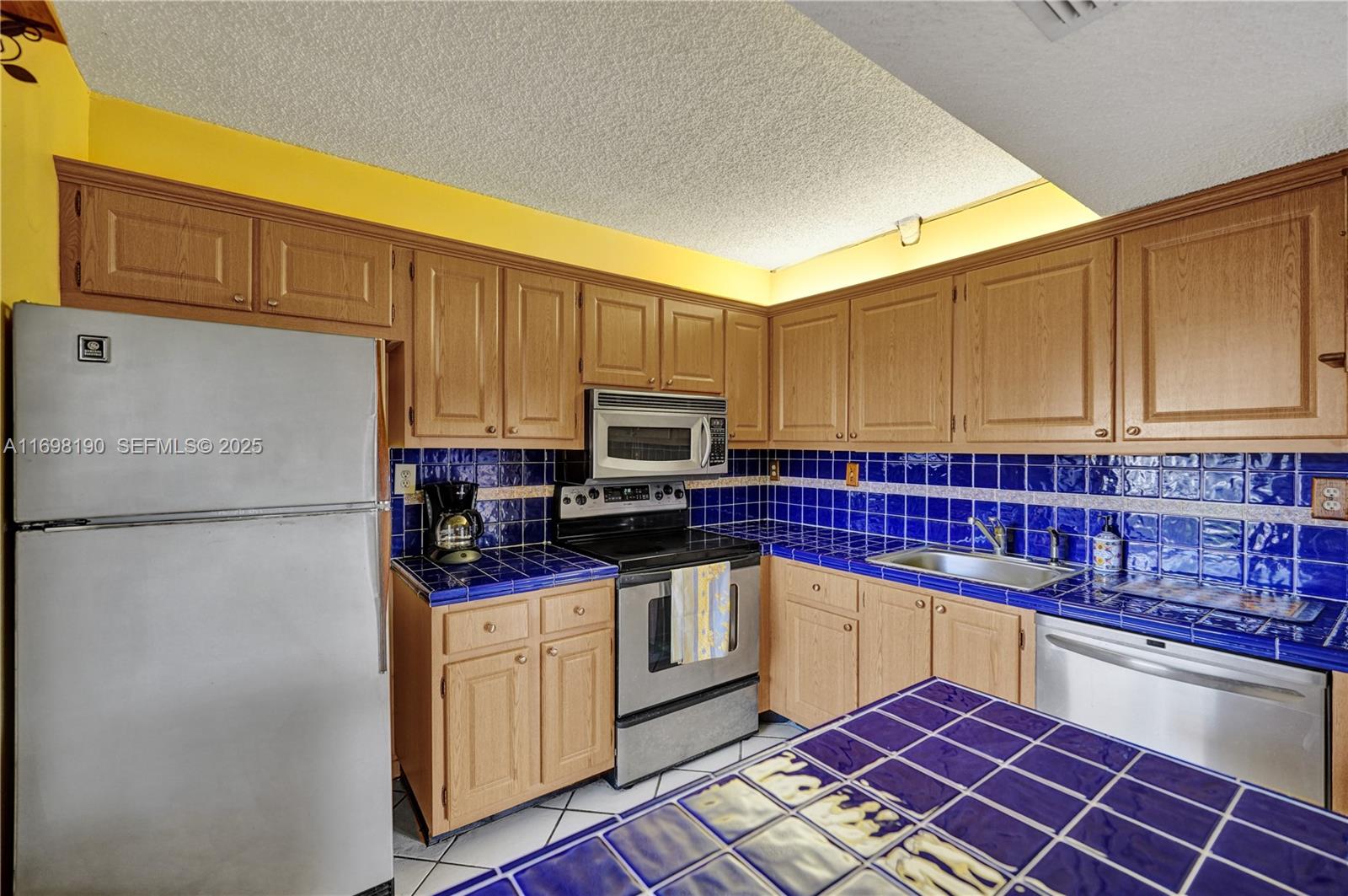 1104 North Hiatus Road, Unit 1104 Pembroke Pines, FL 33026 - Photo 5 of 28