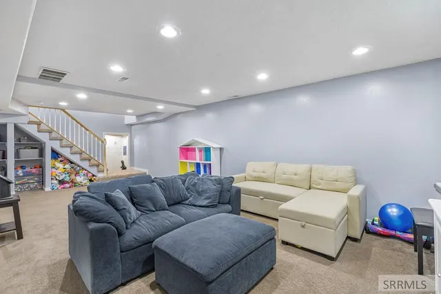 $415,000 | 160 West Oak Street, Shelley, ID 83274