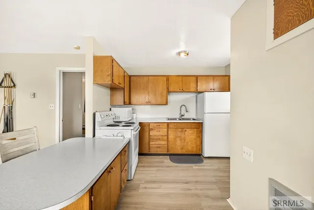 $415,000 | 160 West Oak Street, Shelley, ID 83274