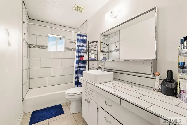 $415,000 | 160 West Oak Street, Shelley, ID 83274