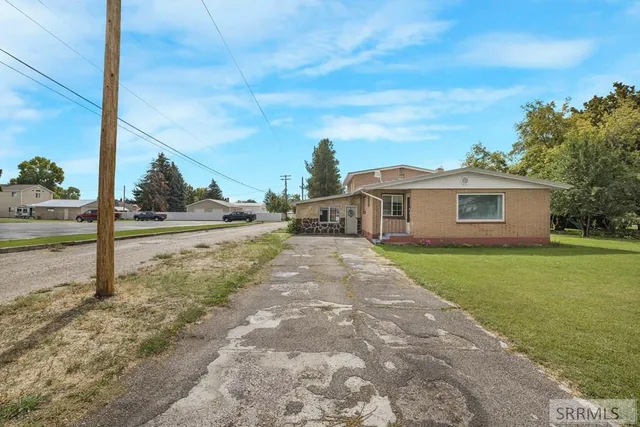 $415,000 | 160 West Oak Street, Shelley, ID 83274