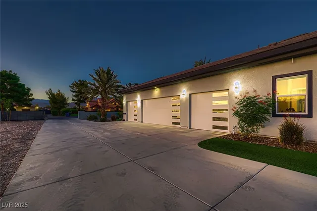 $5,350,000 | 6731 Via Provenza Avenue, Las Vegas, NV 89131