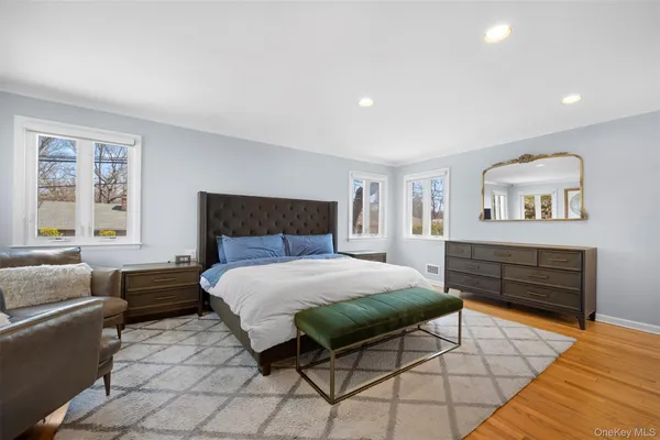 $1,499,000 | 20 Brampton Lane, Great Neck, NY 11023