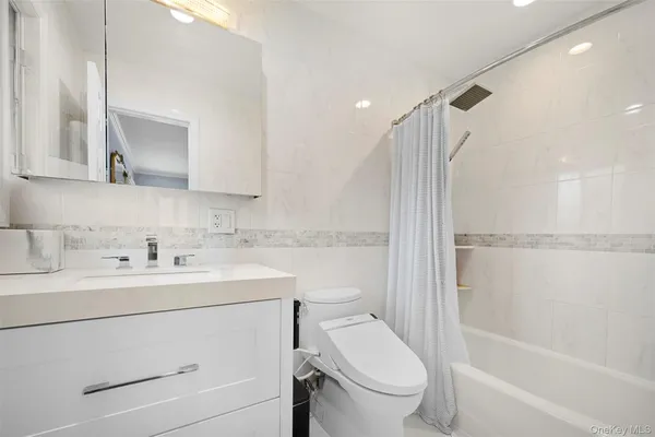 $1,499,000 | 20 Brampton Lane, Great Neck, NY 11023