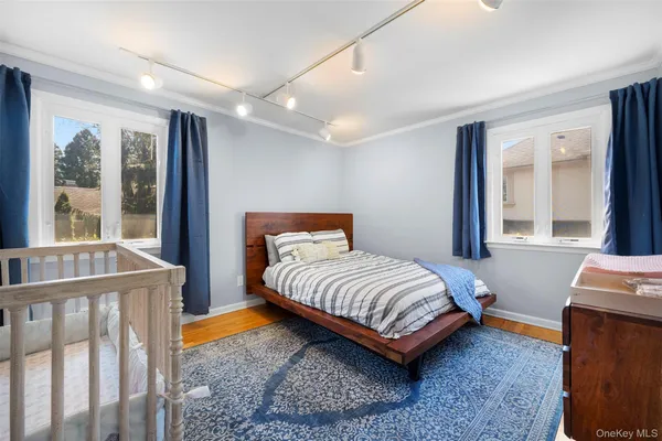 $1,499,000 | 20 Brampton Lane, Great Neck, NY 11023