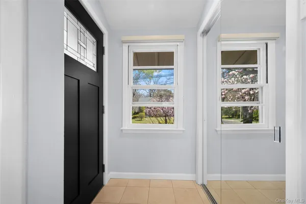 $1,499,000 | 20 Brampton Lane, Great Neck, NY 11023