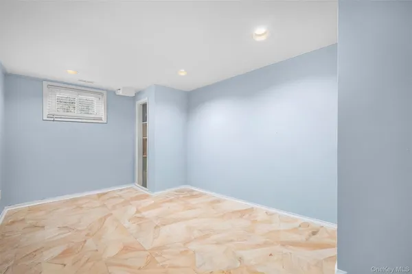 $1,499,000 | 20 Brampton Lane, Great Neck, NY 11023