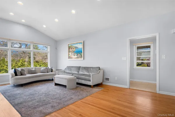 $1,499,000 | 20 Brampton Lane, Great Neck, NY 11023