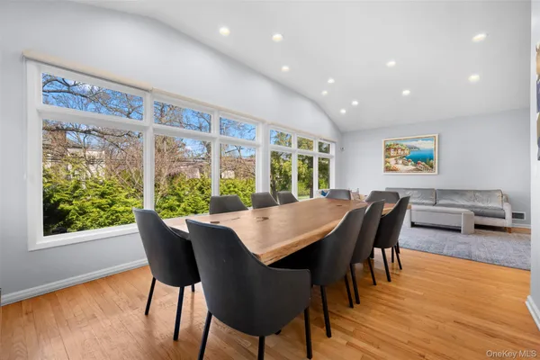 $1,499,000 | 20 Brampton Lane, Great Neck, NY 11023