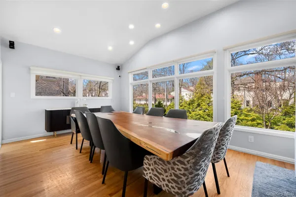 $1,499,000 | 20 Brampton Lane, Great Neck, NY 11023