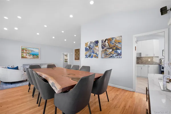 $1,499,000 | 20 Brampton Lane, Great Neck, NY 11023