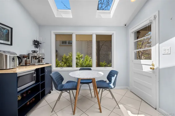 $1,499,000 | 20 Brampton Lane, Great Neck, NY 11023