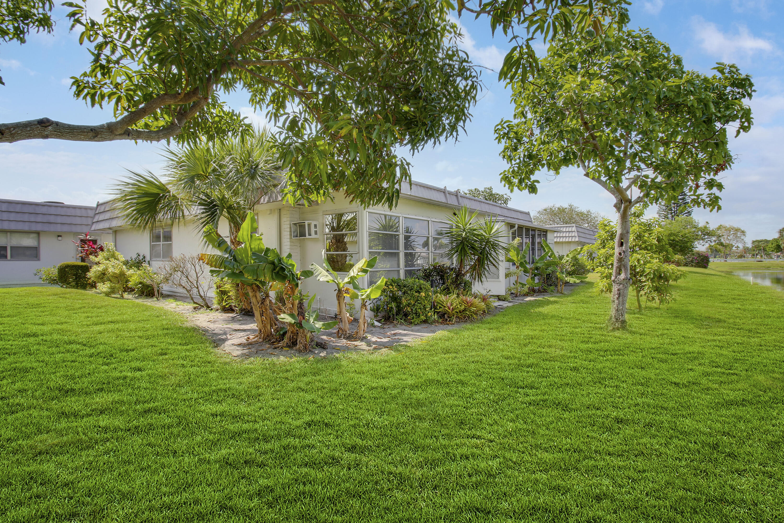 175 Valencia H Delray Beach, FL 33446 - Photo 18 of 19 House-16
