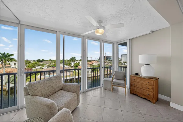 $3,300 | 3180 Northeast 48th Court, Unit 412, Lighthouse Point, FL 33064
