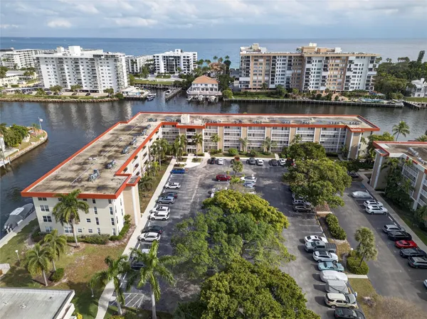 $3,300 | 3180 Northeast 48th Court, Unit 412, Lighthouse Point, FL 33064