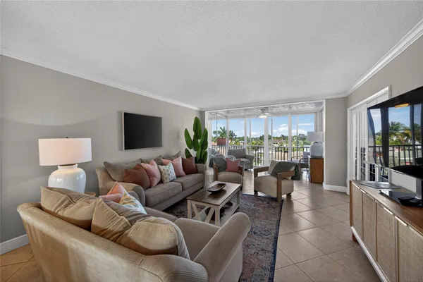 $3,300 | 3180 Northeast 48th Court, Unit 412, Lighthouse Point, FL 33064