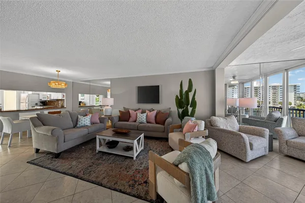 $3,300 | 3180 Northeast 48th Court, Unit 412, Lighthouse Point, FL 33064