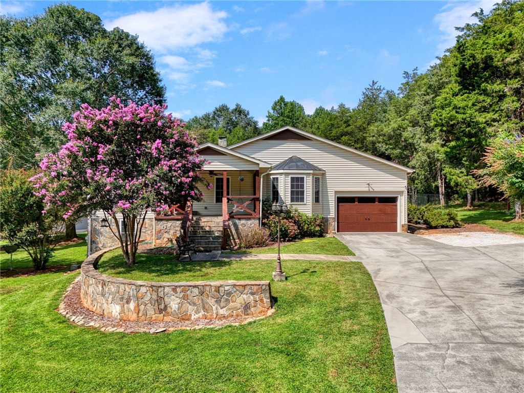 547 Crest Drive Easley, SC 29640 - Photo 1 of 48