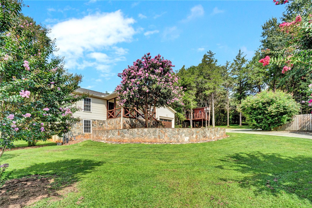 547 Crest Drive Easley, SC 29640 - Photo 33 of 48