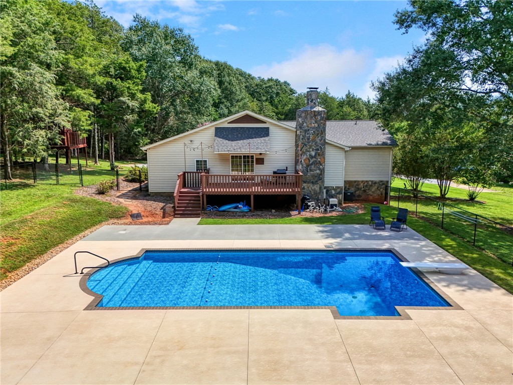 547 Crest Drive Easley, SC 29640 - Photo 4 of 48