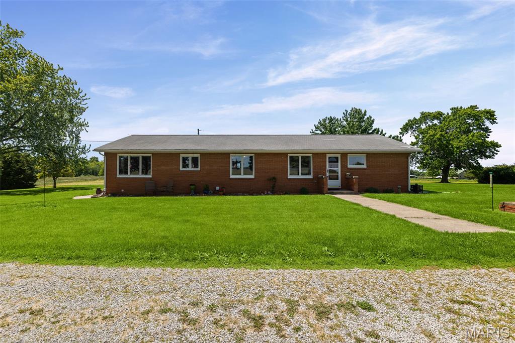 22805 Monke Road Mount Olive, IL 62069 - Photo 3 of 42