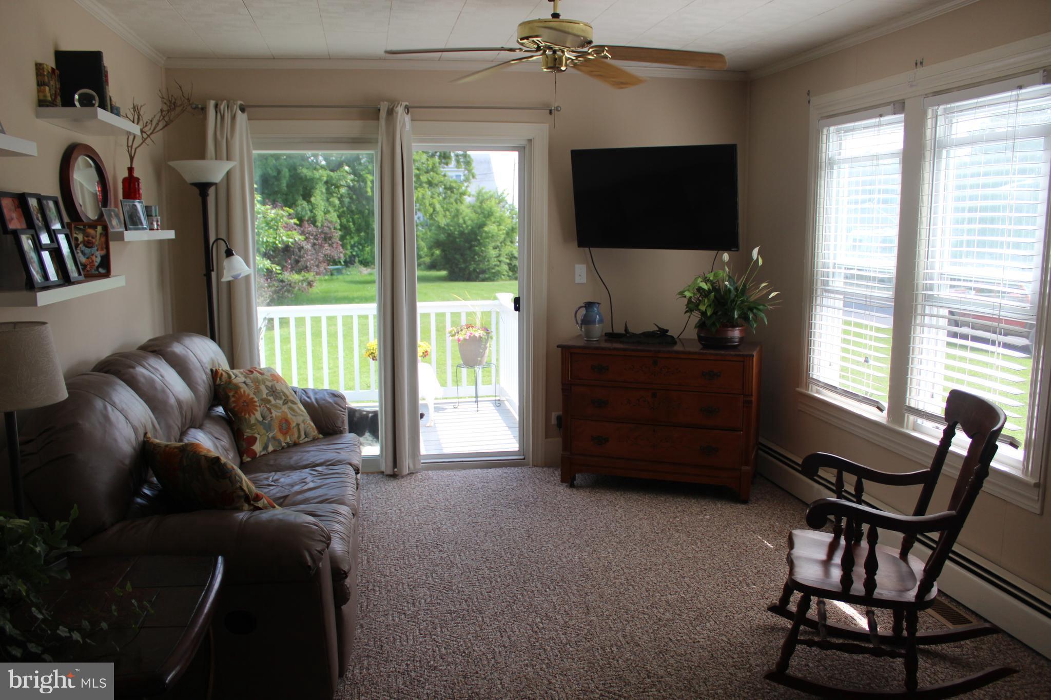 103 Hiawatha Road Cambridge, MD 21613 - Photo 3 of 20 Living Room