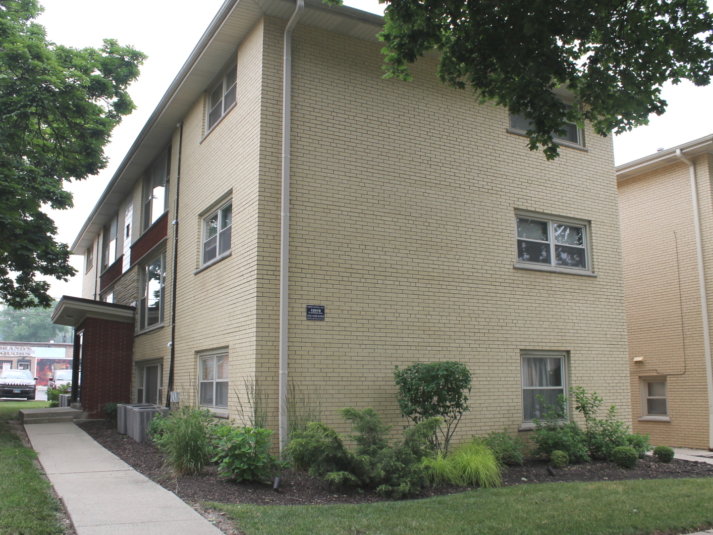 10519 South Artesian Avenue, Unit 1E Chicago, IL 60655 - Photo 1 of 8 a house view with a outdoor space