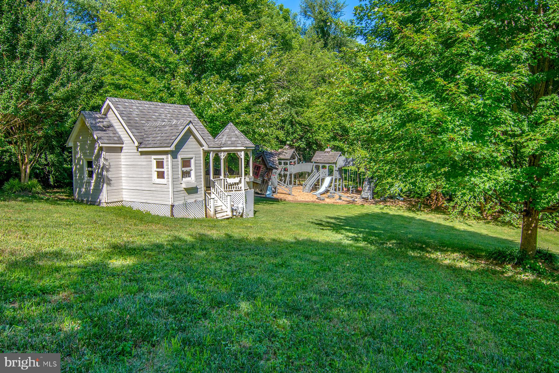 529 Springvale Road Great Falls, VA 22066 - Photo 34 of 90 Backyard play house