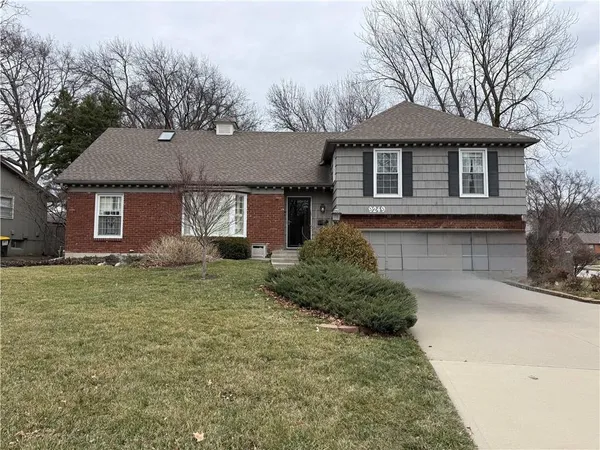 $340,000 | 9249 Switzer Street, Overland Park, KS 66212