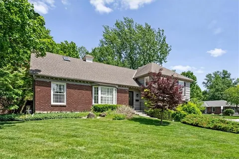 $340,000 | 9249 Switzer Street, Overland Park, KS 66212