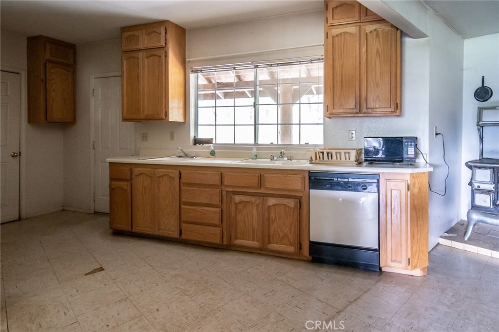 5657 Worman Road Ahwahnee, CA 93601 - Photo 14 of 40