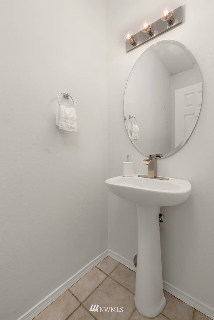 3003 Southeast 11th Place, Unit 1085 Renton, WA 98058 - Photo 14 of 18 Gallery Image 14