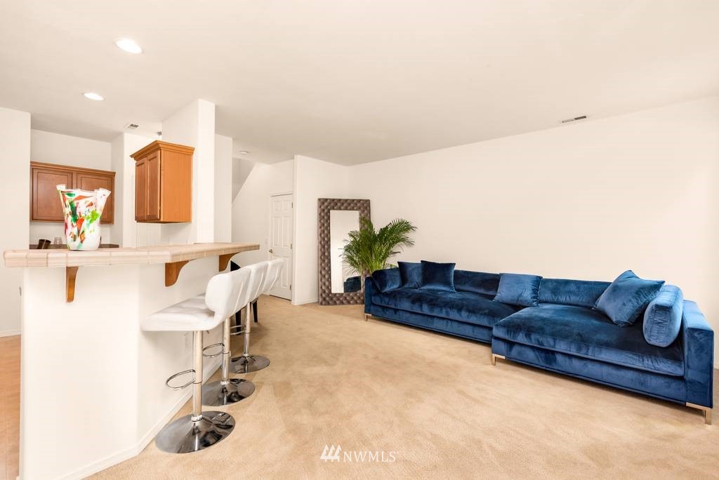 3003 Southeast 11th Place, Unit 1085 Renton, WA 98058 - Photo 4 of 18 Gallery Image 4