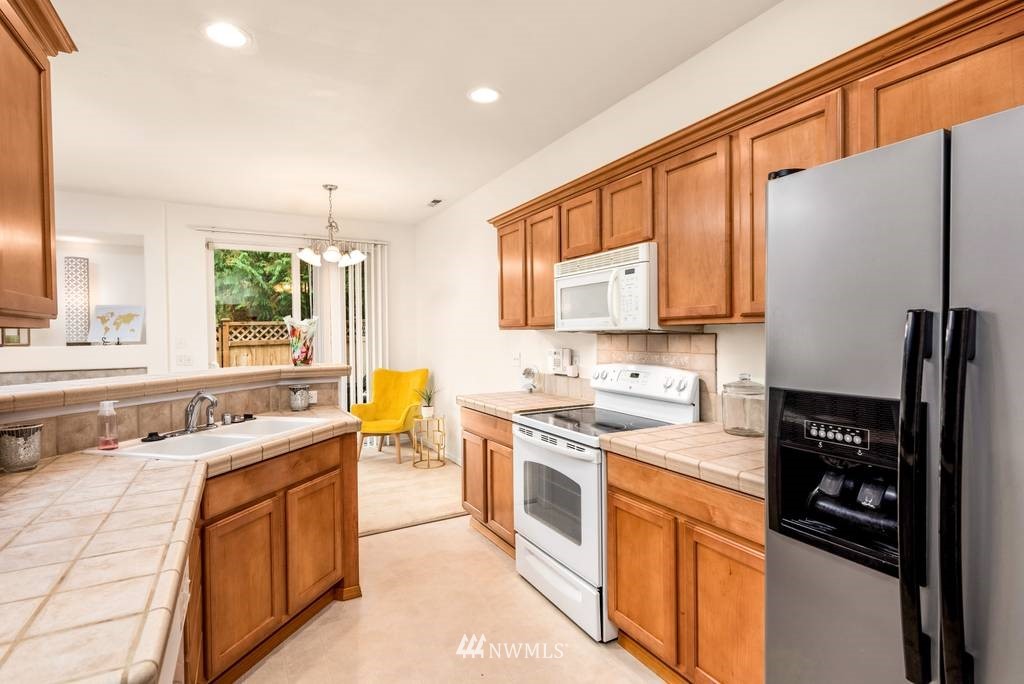 3003 Southeast 11th Place, Unit 1085 Renton, WA 98058 - Photo 7 of 18 Gallery Image 7