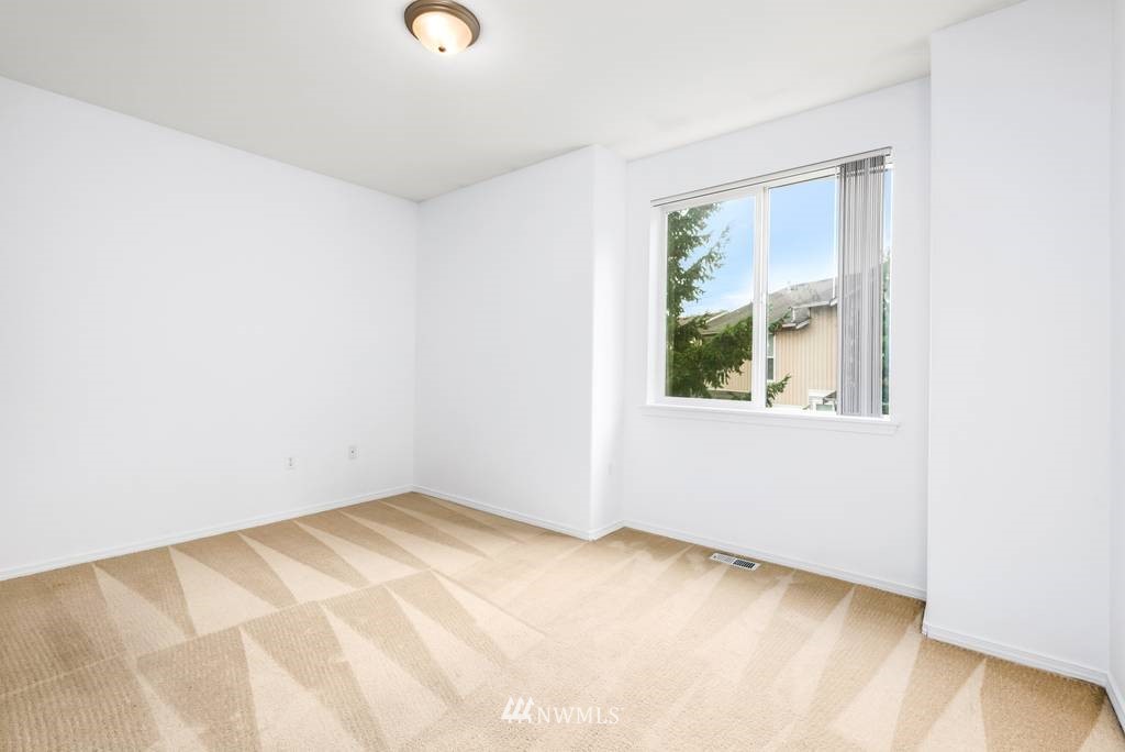 3003 Southeast 11th Place, Unit 1085 Renton, WA 98058 - Photo 10 of 18 Gallery Image 10