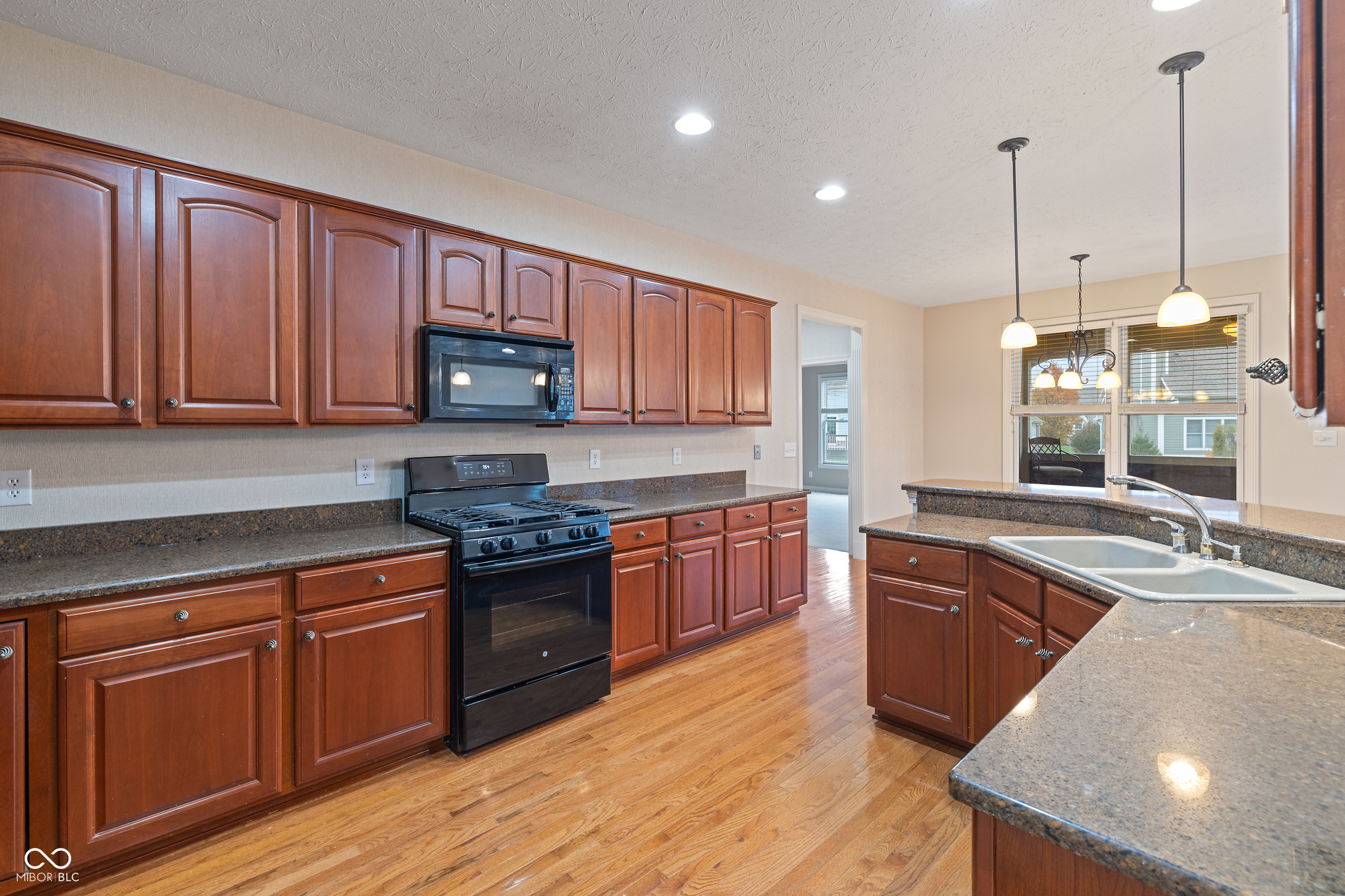 12985 Saxony Boulevard Fishers, IN 46037 - Photo 6 of 28