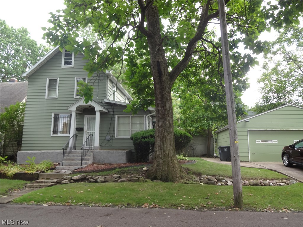 925 Davis Street Akron, OH 44310 - Photo 3 of 6 Gallery Image 3