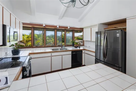 $2,685,000 | 1129 Koloa Street, Honolulu, HI 96816