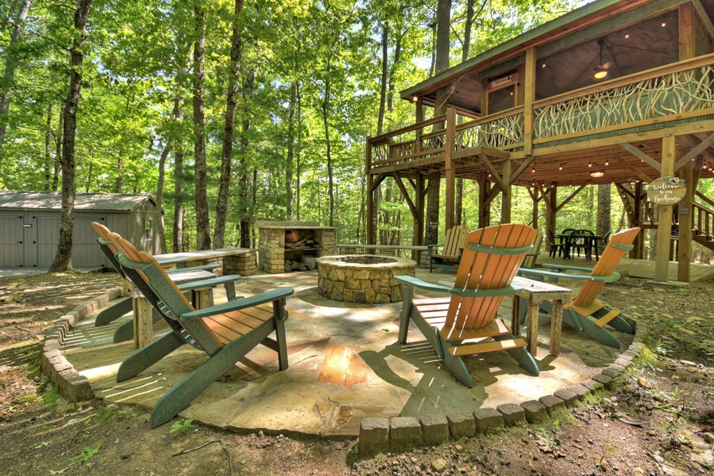 47 Blue Sky Drive Blue Ridge, GA 30513 - Photo 4 of 68 Gallery Image 4