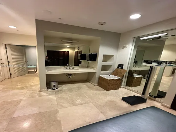 $3,900 | 10275 Collins Avenue, Unit 1428, Bal Harbour, FL 33154