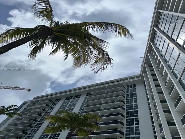 $3,900 | 10275 Collins Avenue, Unit 1428, Bal Harbour, FL 33154