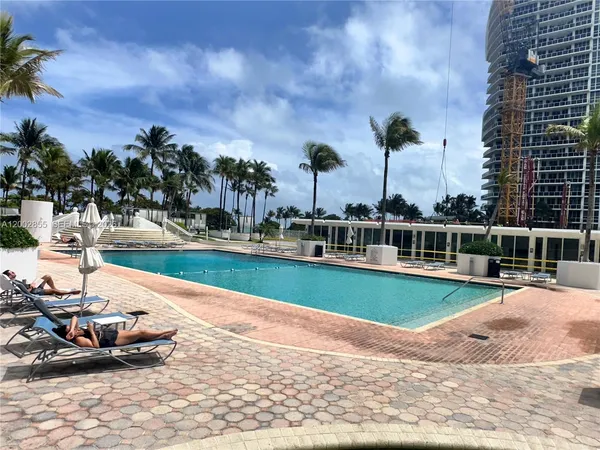 $3,900 | 10275 Collins Avenue, Unit 1428, Bal Harbour, FL 33154