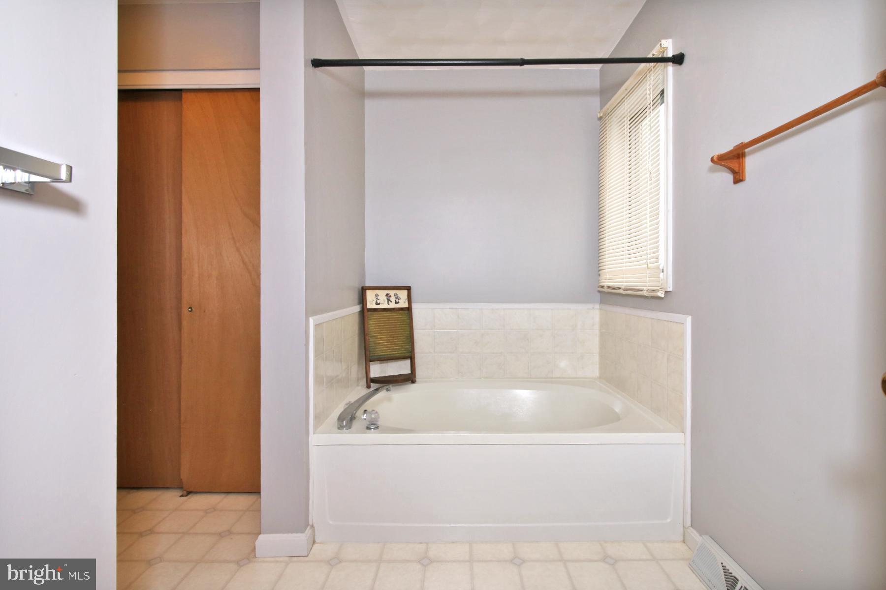 1740 Blacks Bridge Road Annville, PA 17003 - Photo 14 of 37 w/Soaking tub